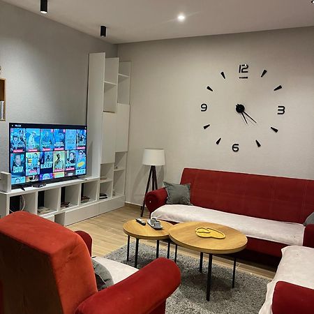 Ora-Prn,Cosy Apartment In The City Center بريشتاين المظهر الخارجي الصورة