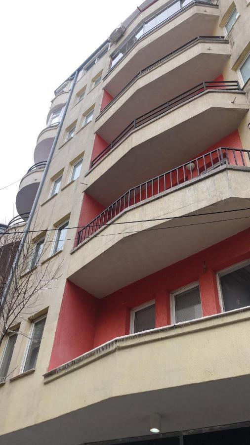 Ora-Prn,Cosy Apartment In The City Center بريشتاين المظهر الخارجي الصورة
