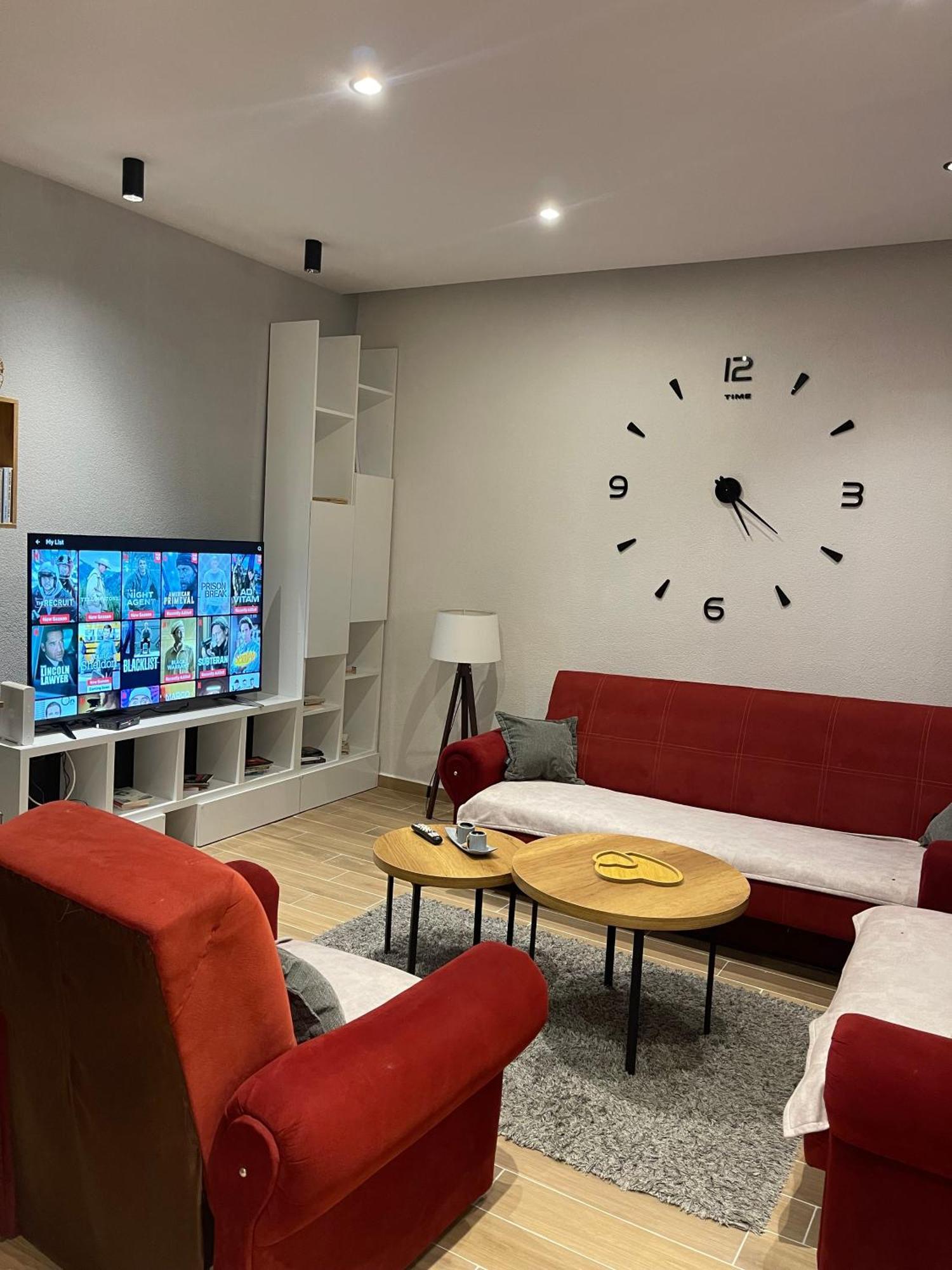 Ora-Prn,Cosy Apartment In The City Center بريشتاين المظهر الخارجي الصورة
