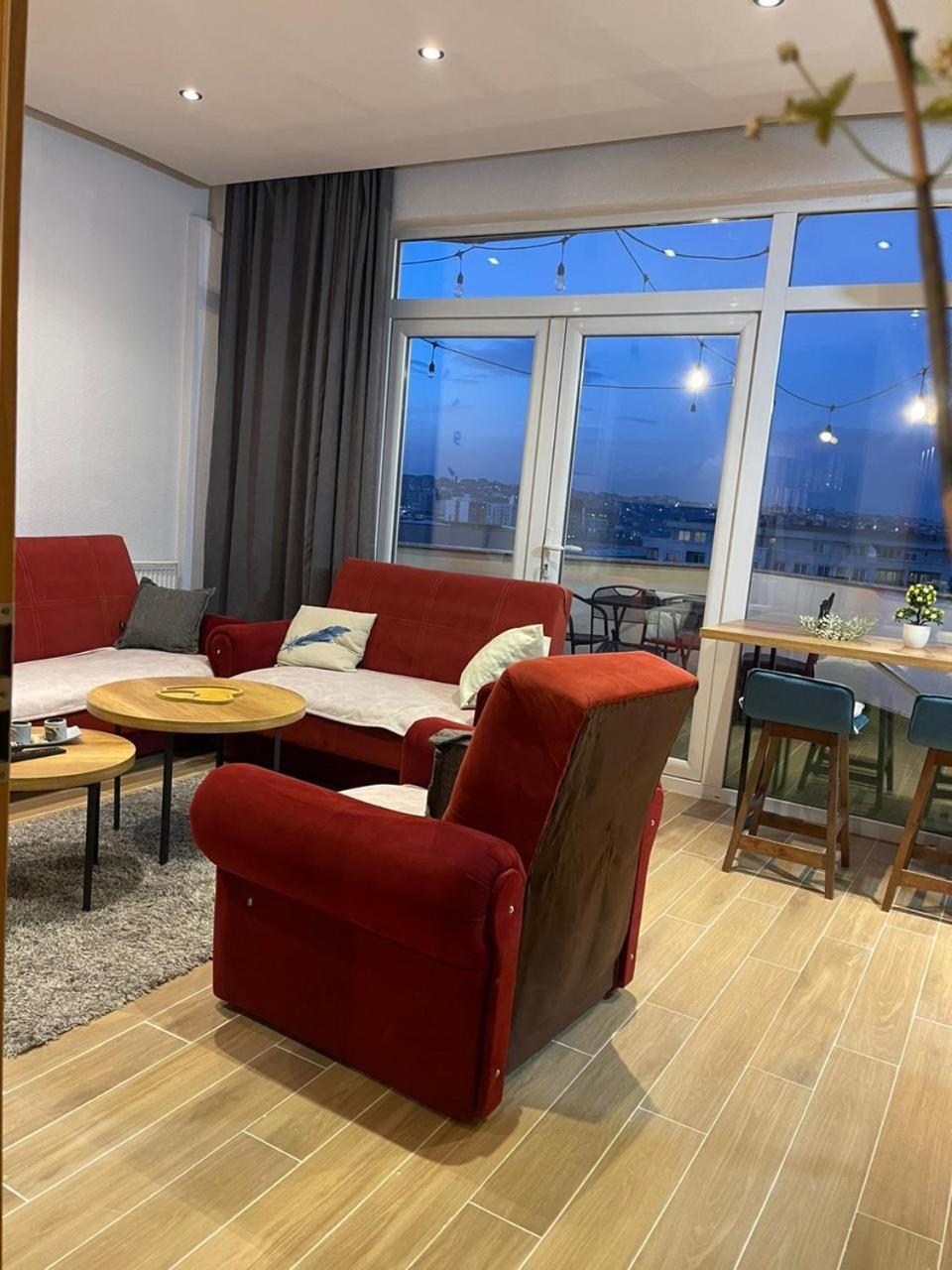 Ora-Prn,Cosy Apartment In The City Center بريشتاين المظهر الخارجي الصورة