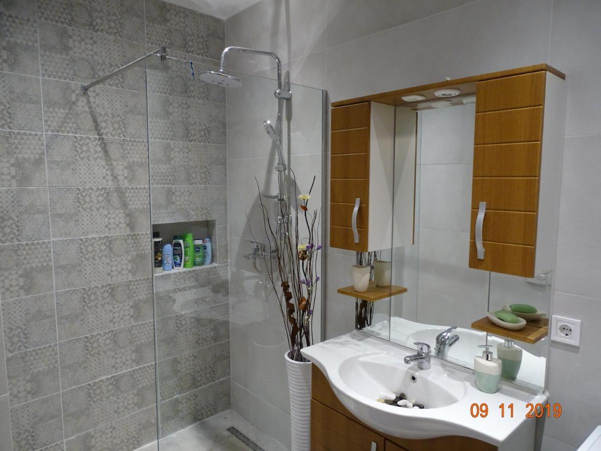 Ora-Prn,Cosy Apartment In The City Center بريشتاين المظهر الخارجي الصورة